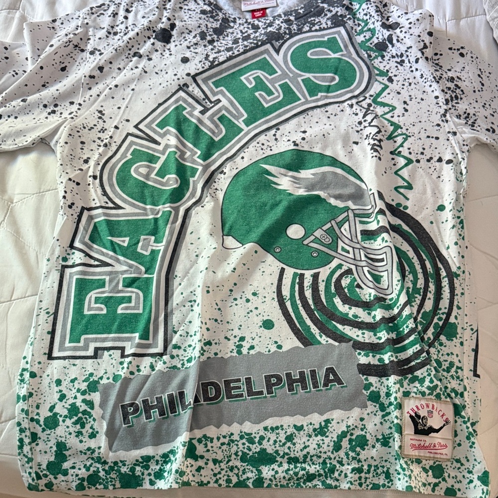 Nostalgia Eagles Graphic Tee - Green and Gray